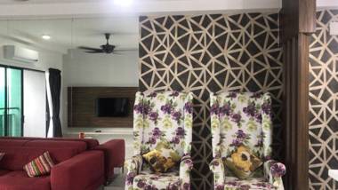 LUXURY HOMESTAY WITH POOL VIEW @ EMIRA RESIDENCE