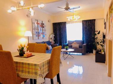 101 Sky Mirror Homestay [NetflixWiFiJetty]