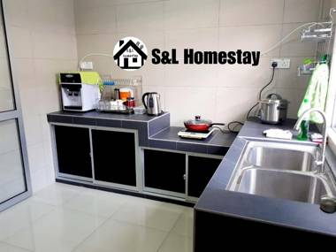 S&L Homestay -Full house(4RoomWiFiTVBox)