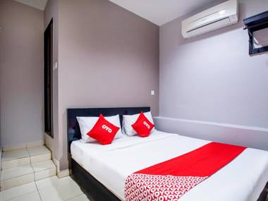 OYO 44097 Avatarr Hotel