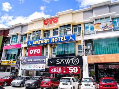 OYO 44097 Avatarr Hotel