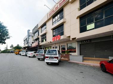 OYO 89968 Sri Sutra Hotel