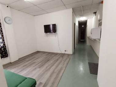 SPOT ON 90500 Sri Rampai Metro Hostel