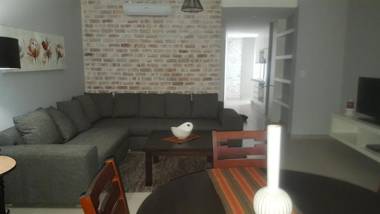 Elegant Apartment at Grove Mall