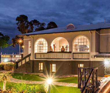 Haus Schwerinsburg Guest House