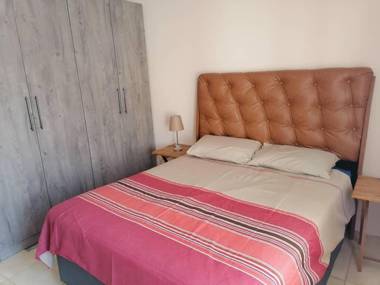 JJP SELF CATERING - Three bedroom house