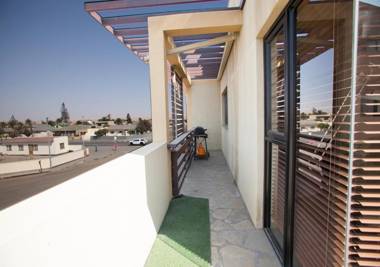 RnB's Seaside Apartments