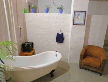 Alternative Space Bed and Breakfast