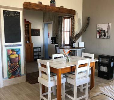 Quaint Seaside Cottage