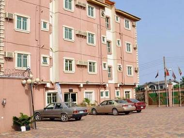 Keviz Hotels 