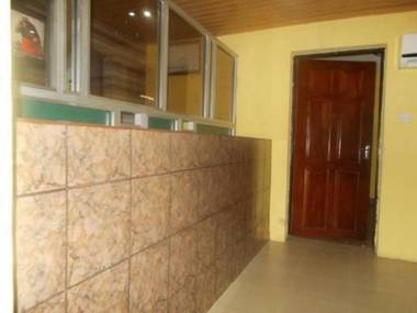 Divine Fountain Hotel (Agindingbi)