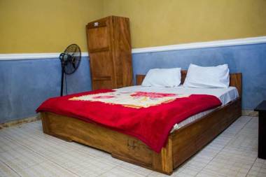 Duckland Hotel & Suites Ltd