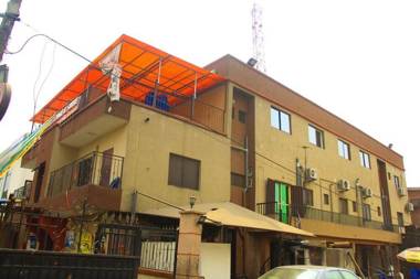 New Travellers Lodge & Suite