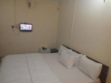 Holla-Jobi Guest House