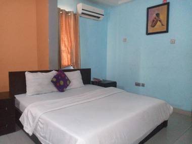 Flamingo Hotel & Suites