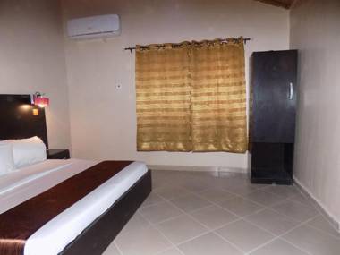 Posh Apartments Business Hotel