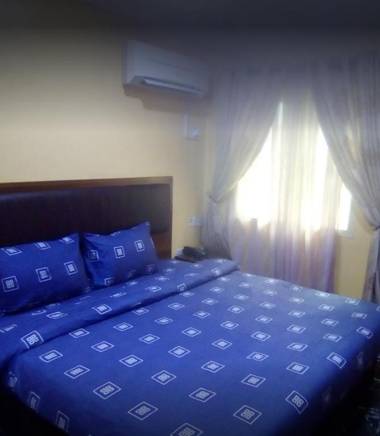 Pacific Hotel & Suites