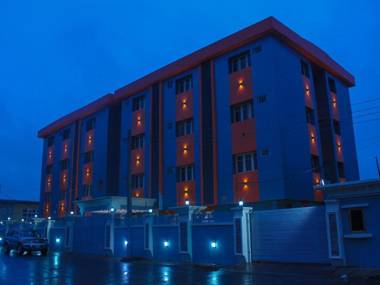 Six Diamond Hotel