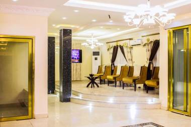 Six Diamond Hotel