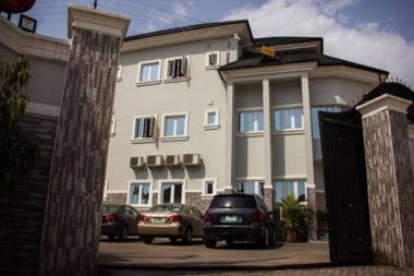 Sweet Season Luxury Suites