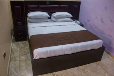 Sweet Season Luxury Suites