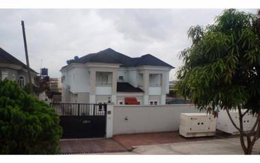 Aeroville Apartments