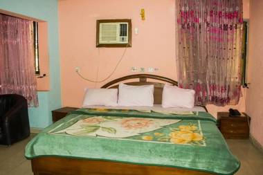 Creme Suites hotel