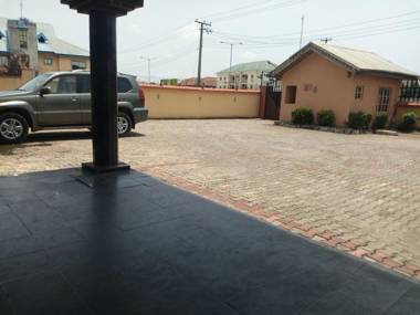 Emglo Suites & Service Apartment