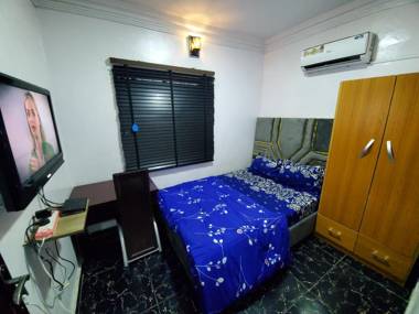Dinero Cozy Apartment - Surulere.