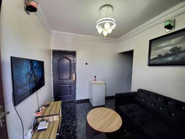 Dinero Cozy Apartment - Surulere.