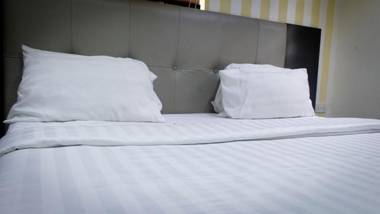 west eleven luxury hotel