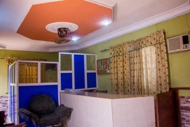 Lukham Crown hotel