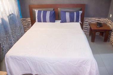 Lukham Crown hotel