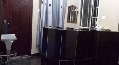 Momak 2 Hotel & Suites