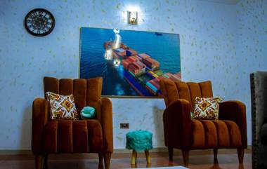 Bronx Suite by Jaynice Homes