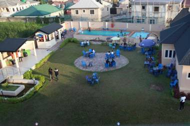 Carleton Hotel & Suites