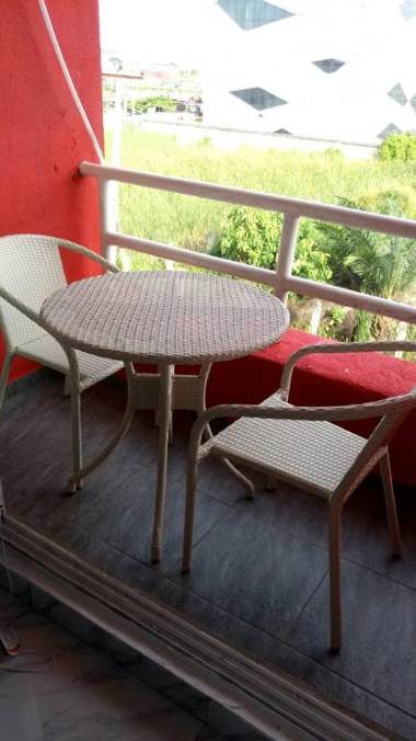 Studio One Bed Apartment - Off Chevron Drive