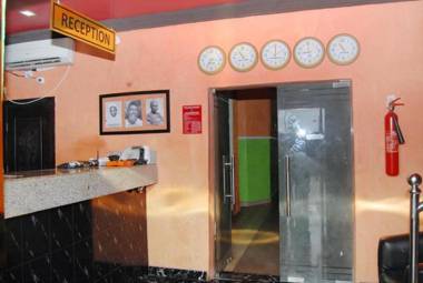 Royal Park Hotel & Suites