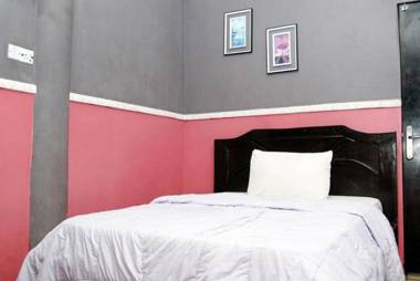 Royal Park Hotel & Suites