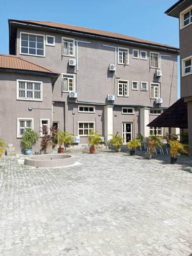 The Cheery Manor Hotel