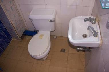 Golden Bird Hotel & Suites