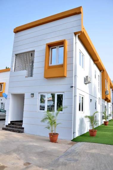 Orange Roof Lodge