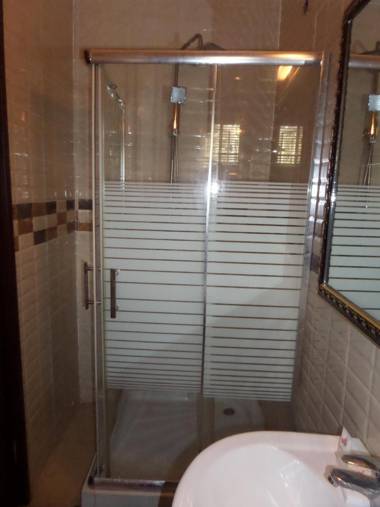 Downtown Royal Hotel GRA