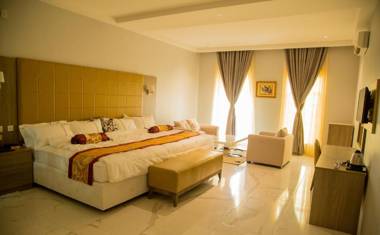 Maxbe Continental Hotel
