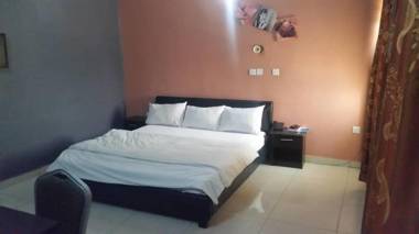 Richmond Hills Suites