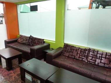 B's Hive Hotel and Suites