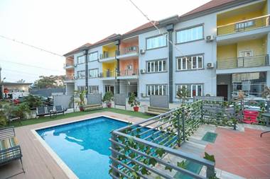 Triple 9 Apartments Pool & Spa