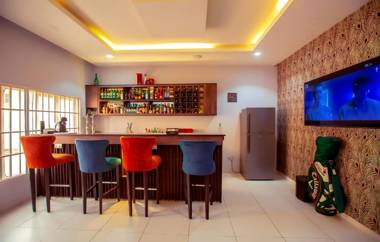 Triple 9 Apartments Pool & Spa