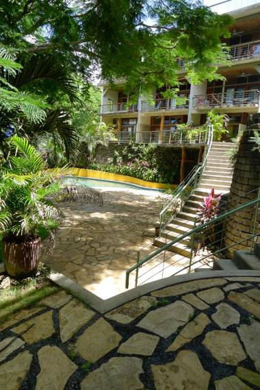 Amazing Studio Apartment with Pool - Close to Beach