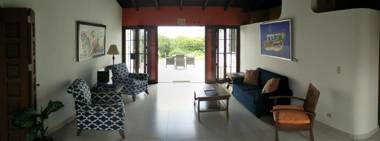 El Mirador Suites and Lounge